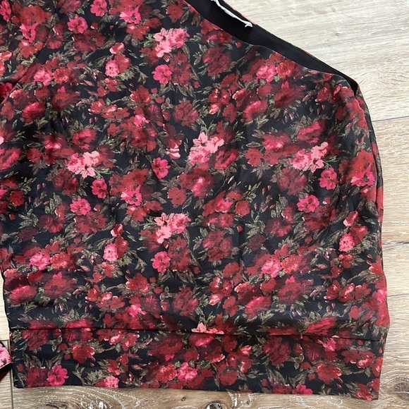 Good American Moody Floral Print One-Shoulder Top - Picture 5 of 11